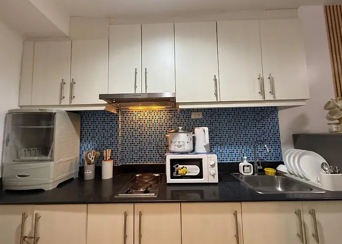 Aparthotel Sea Residences Affordable Staycation Near Moa - By Rose